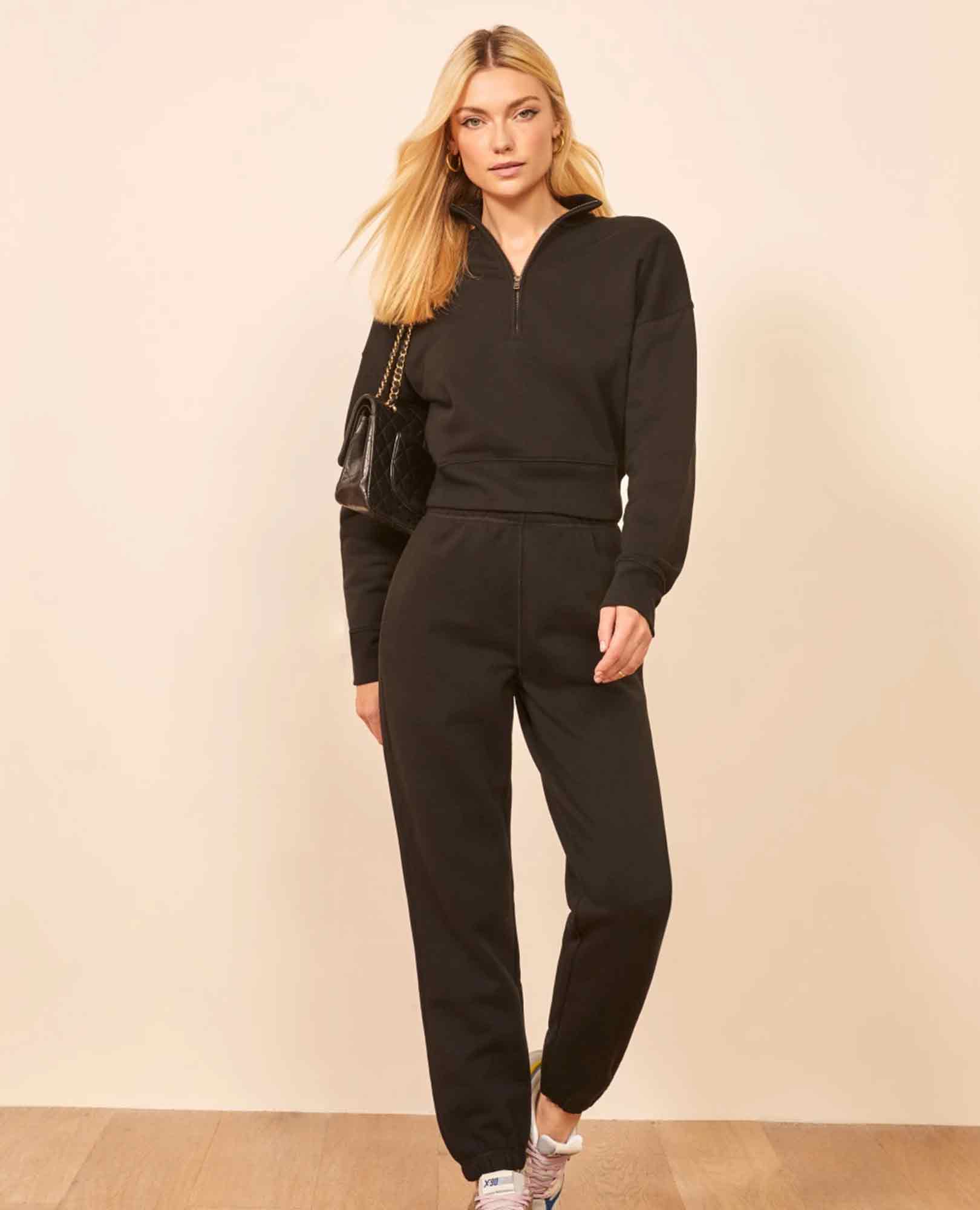 hip-length pullover. With its cozy ribbing at the cuff and neck