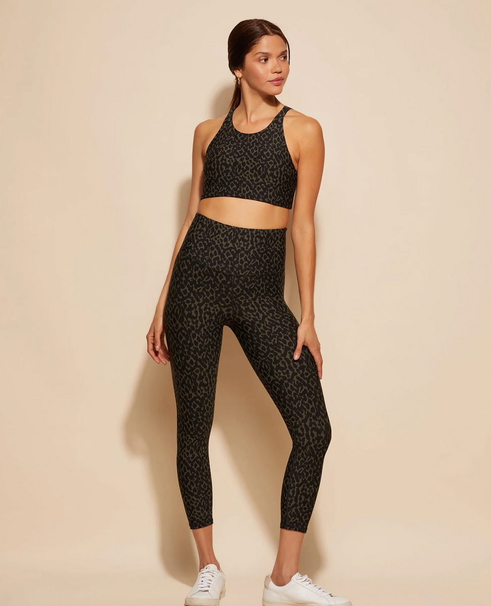 Sparkpick features dk active Utopia recycled leggings in sustainable fashion