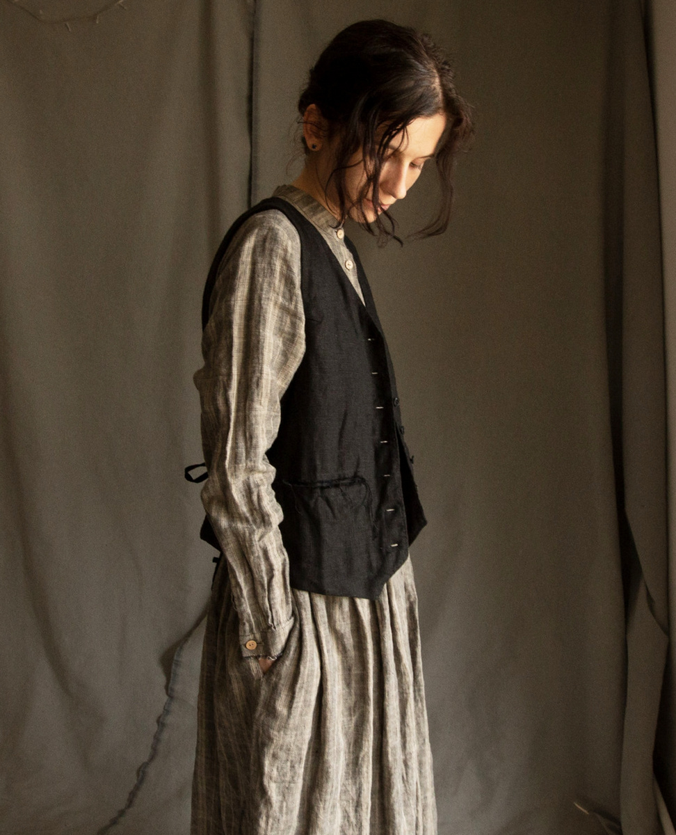 Sparkpick features Etsy Kinzzza linen vintage vest in sustainable fashion