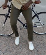 sparkpick features nisolo court sneaker shoes in sustainable fashion