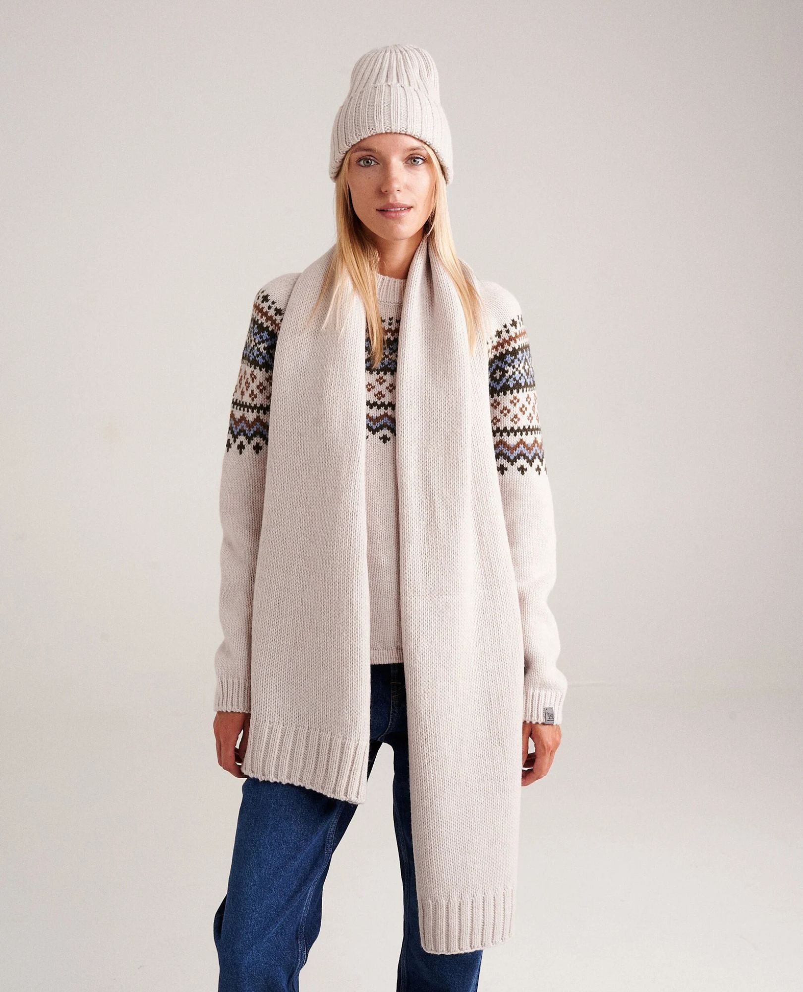 sparkpick features woolhouseeshopon etsy knitted wool scarf in sustainable fashion