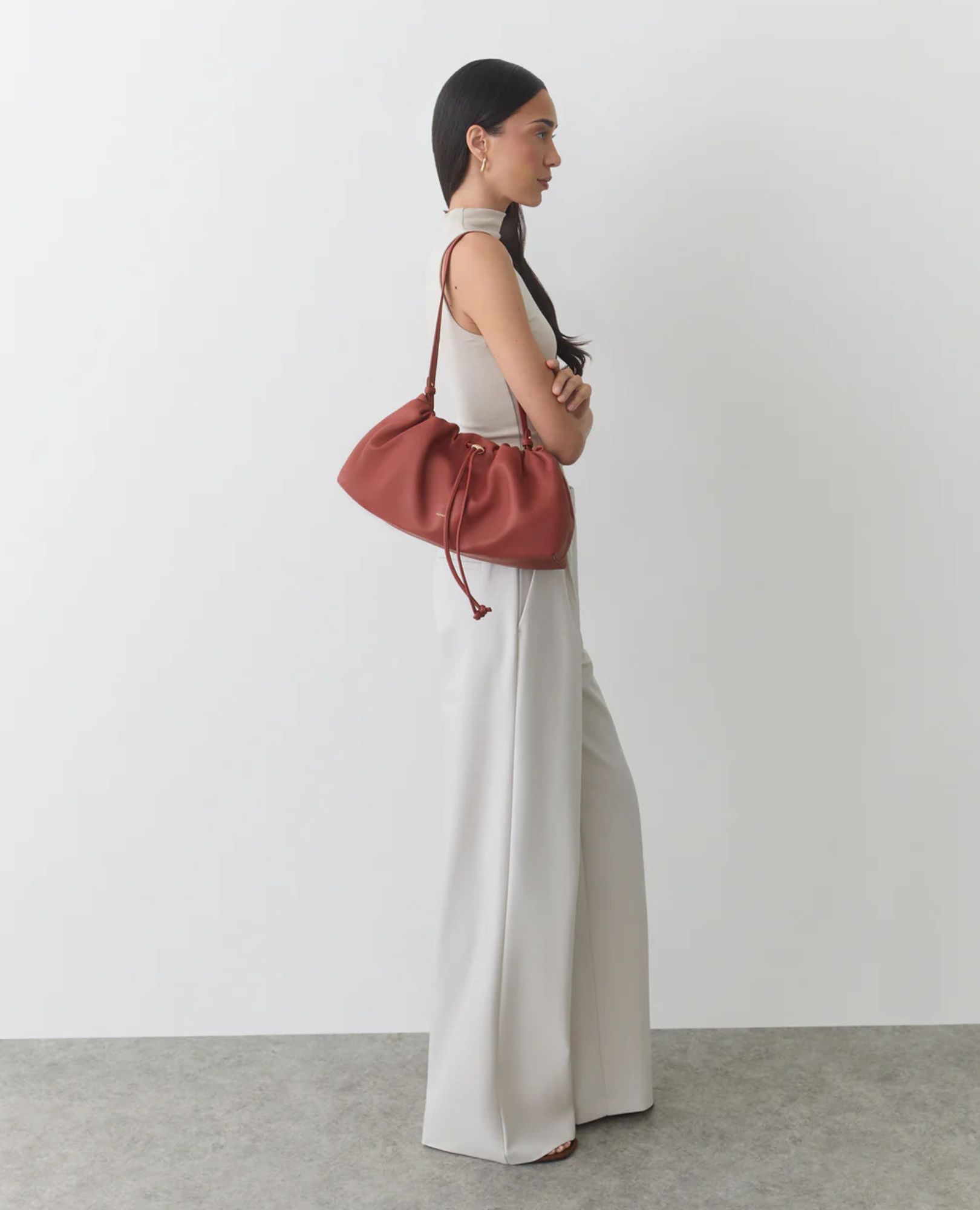 sparkpick features cuyana dia bag in sustainable fashion